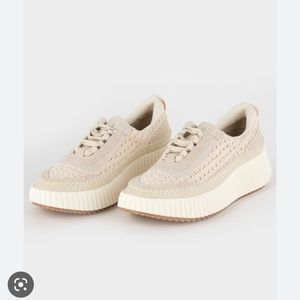 NWB Dolce Vita Dolen Sneakers